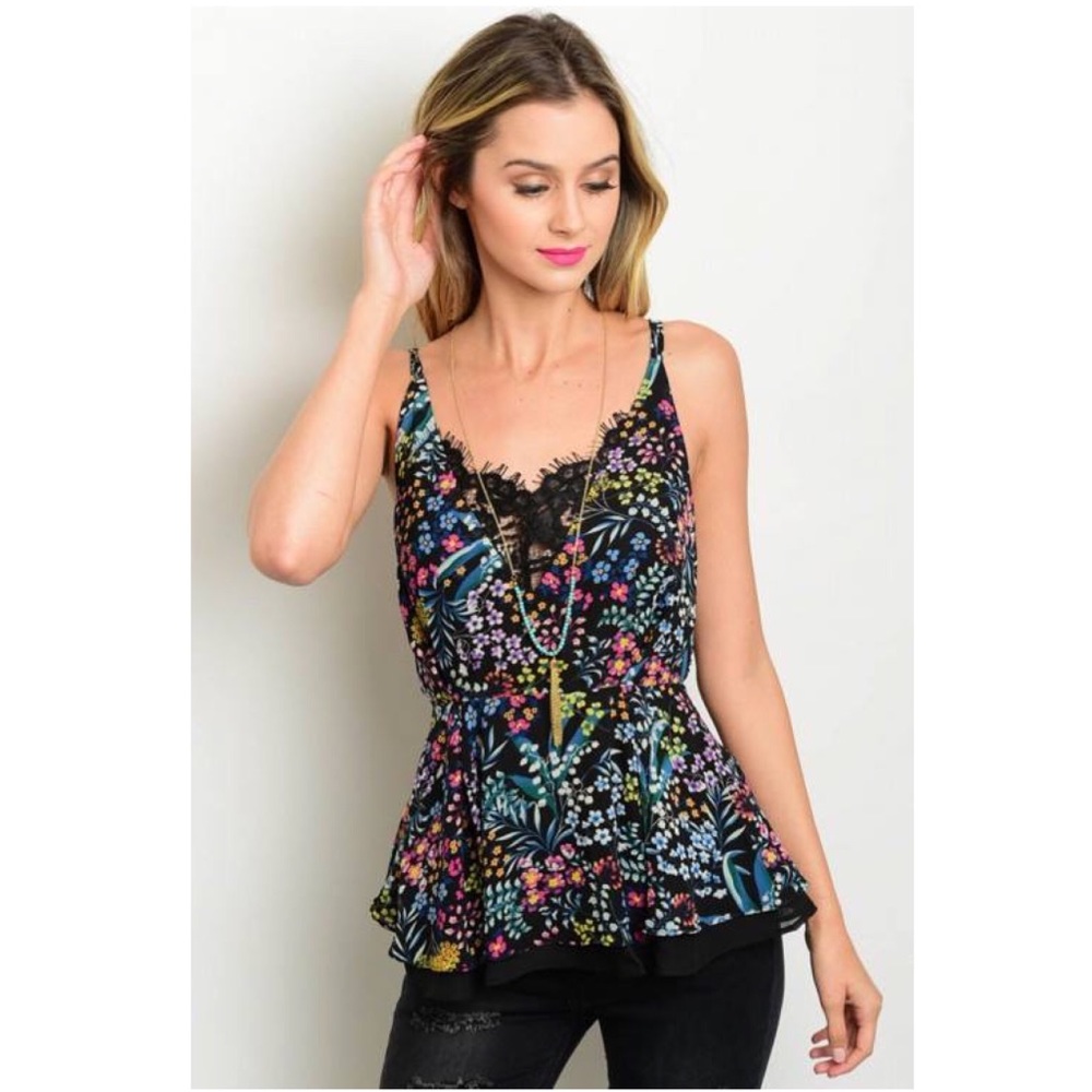 🆕⭐️ Floral Peplum Lace Tank - Picture 2 of 5
